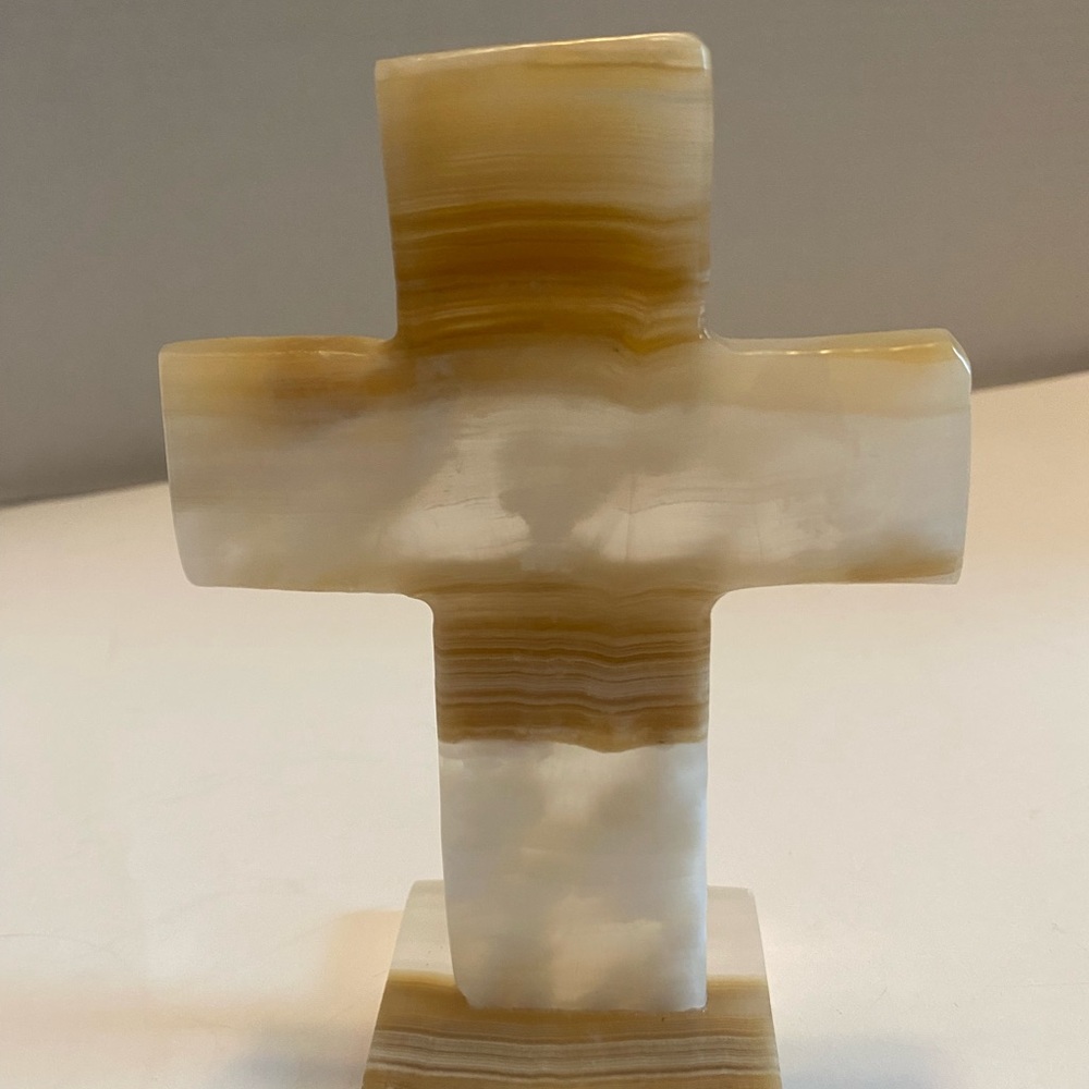 Beautiful Vintage Cut & Polished Banded Onyx Cross Figurine W/ Square Base. ￼